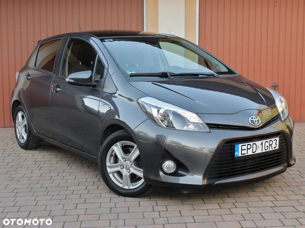 Toyota Yaris Hybrid 100 Dynamic - 3