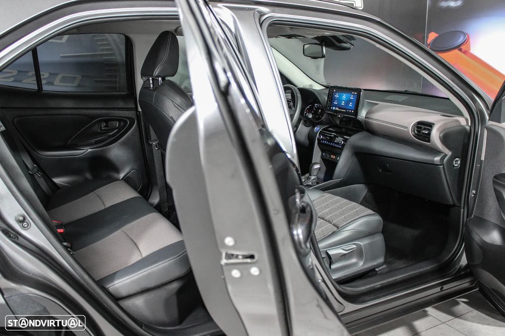 Toyota Yaris Cross 1.5 HDF Luxury - 18