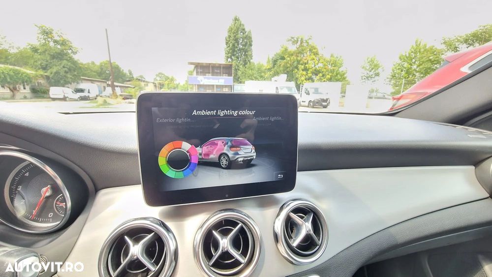 Mercedes-Benz GLA - 7