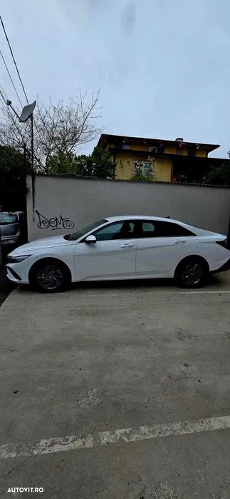 Hyundai Elantra 1.6 l 123 CP CVT Highway - 2