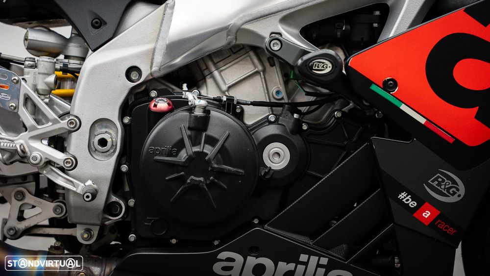 Aprilia RS V4 RR - 11