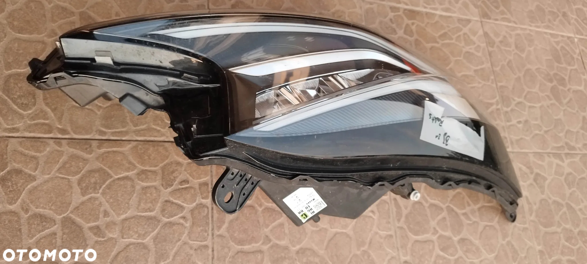 lampa przód full led toyota aygo x - 2