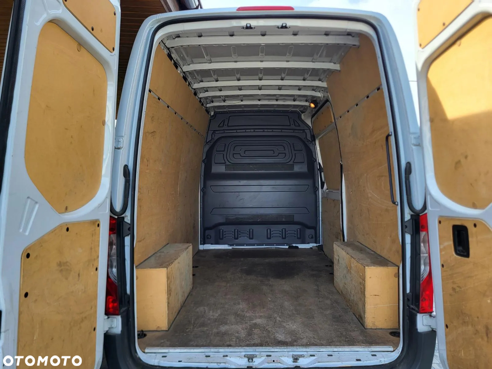 Mercedes-Benz Sprinter - 5