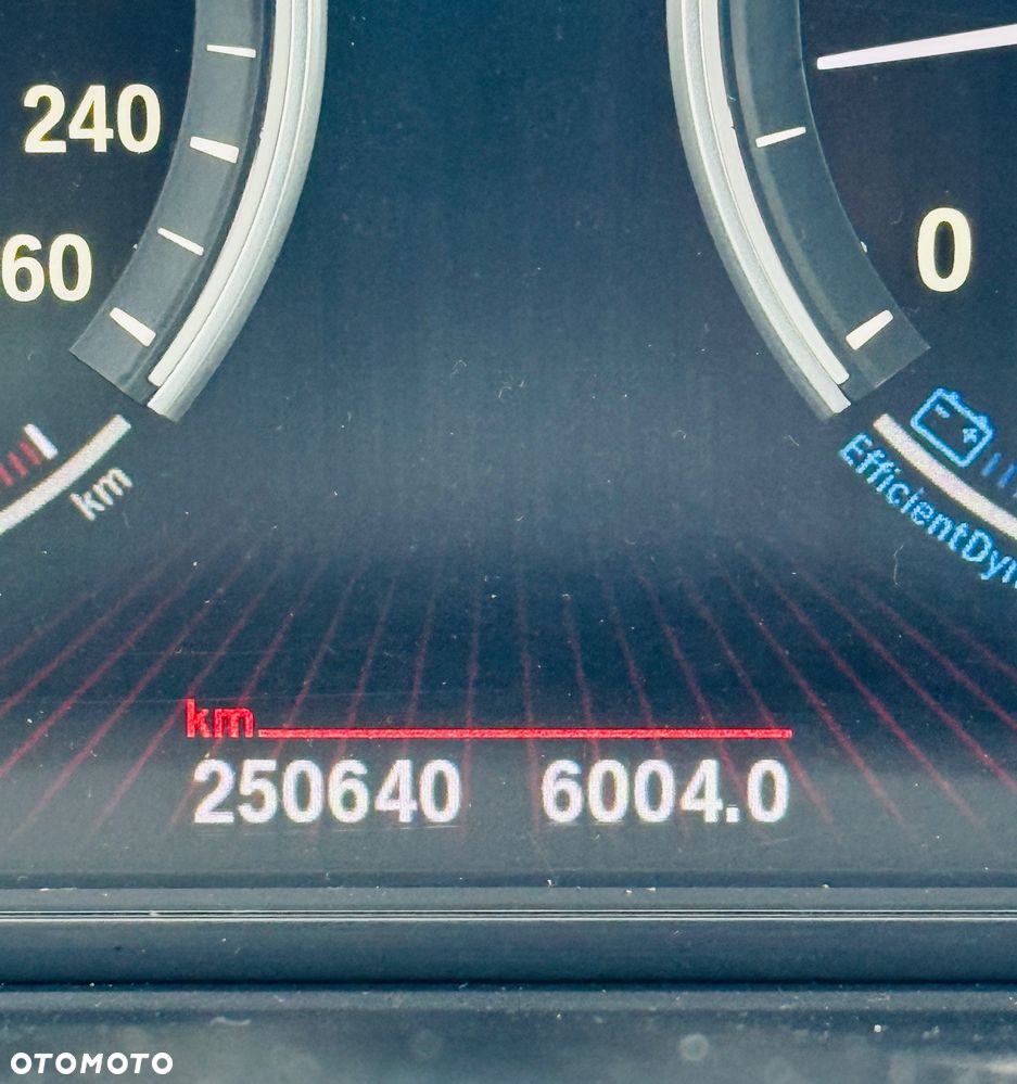BMW Seria 5 535d Sport-Aut Luxury Line - 12