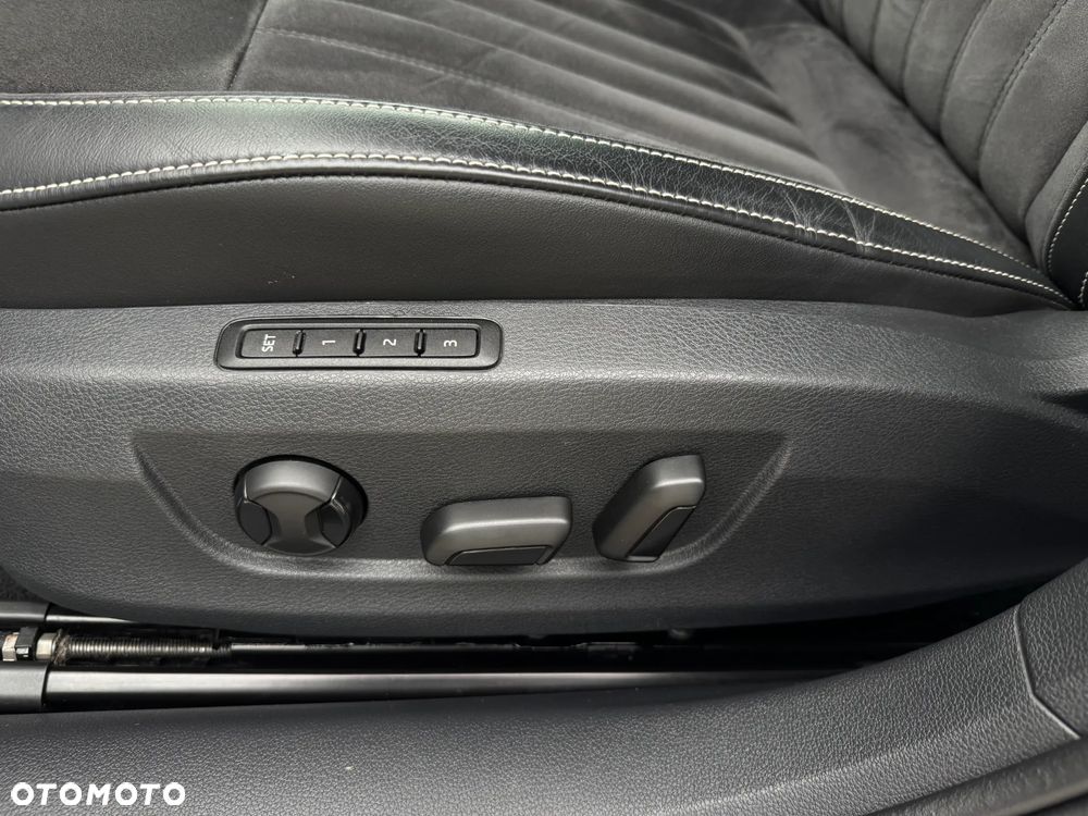 Skoda Superb 2.0 TDI DSG Ambition - 28