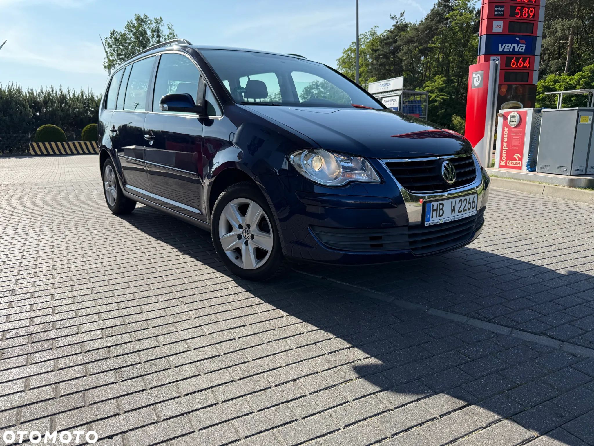 Volkswagen Touran 1.9 TDI Basis - 1