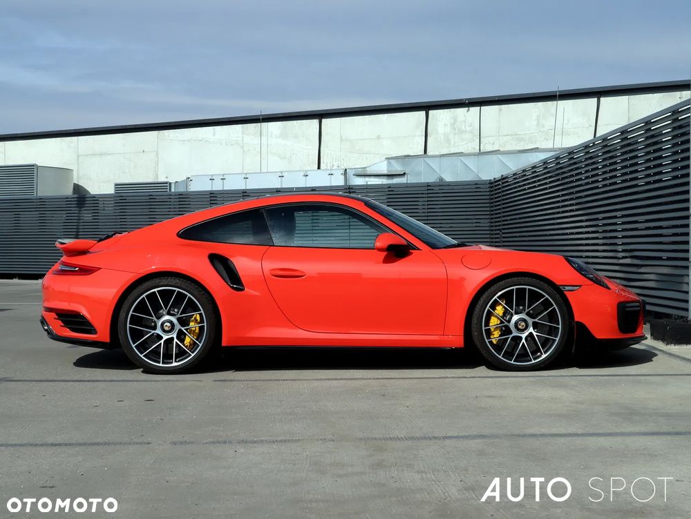 Porsche 911 Turbo S - 8