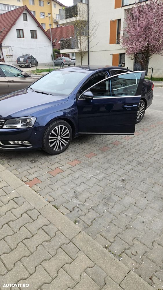 Volkswagen Passat 2.0 TDI DSG Comfortline - 4