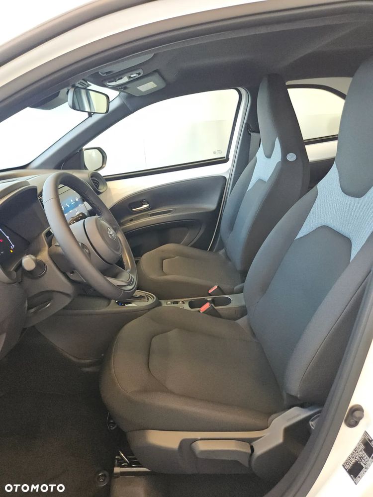 Toyota Aygo X Hybrid 1.5 Comfort e-CVT - 12