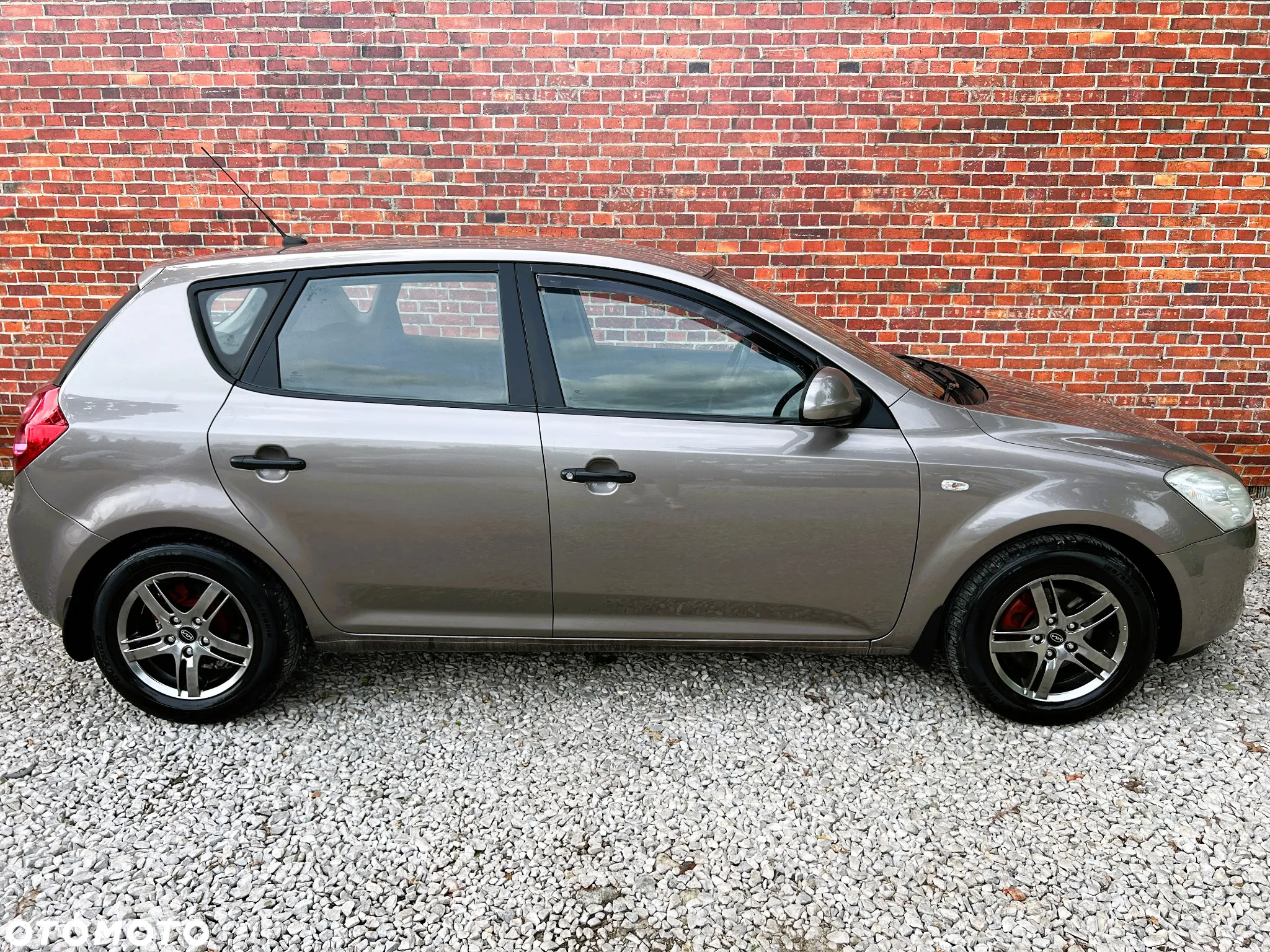 Kia Ceed - 39