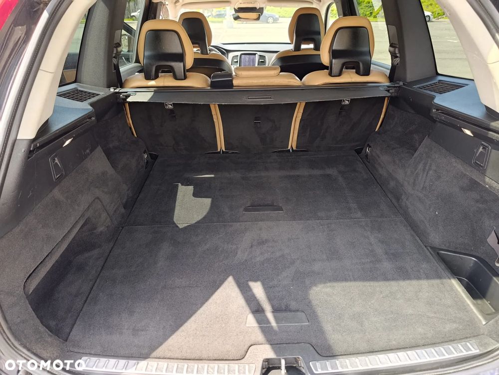 Volvo XC 90 - 21