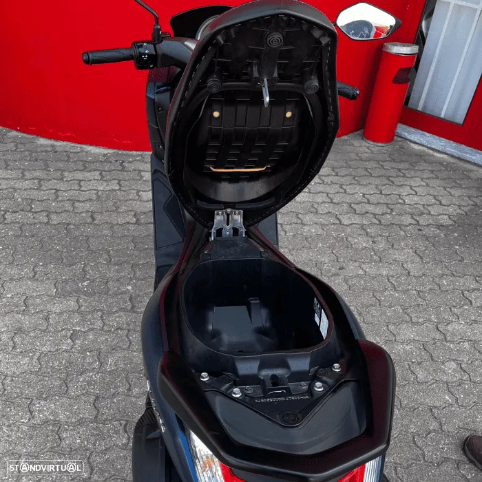 Yamaha NMAX 125 - 8