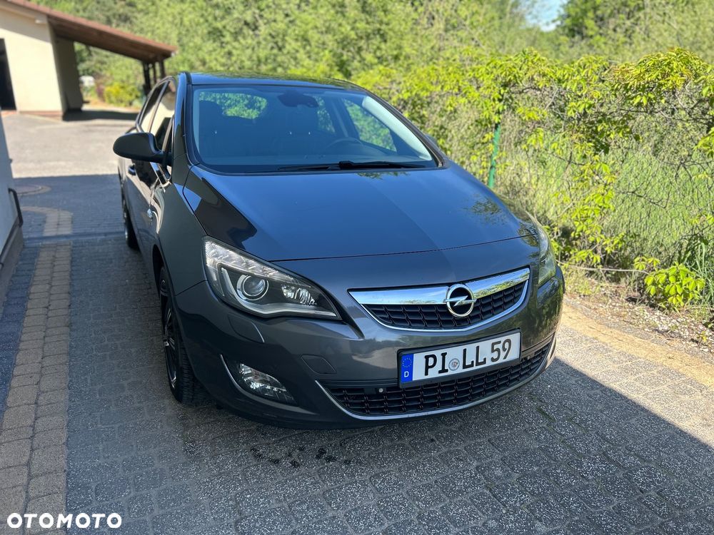 Opel Astra 1.4 Turbo 150 Jahre - 5