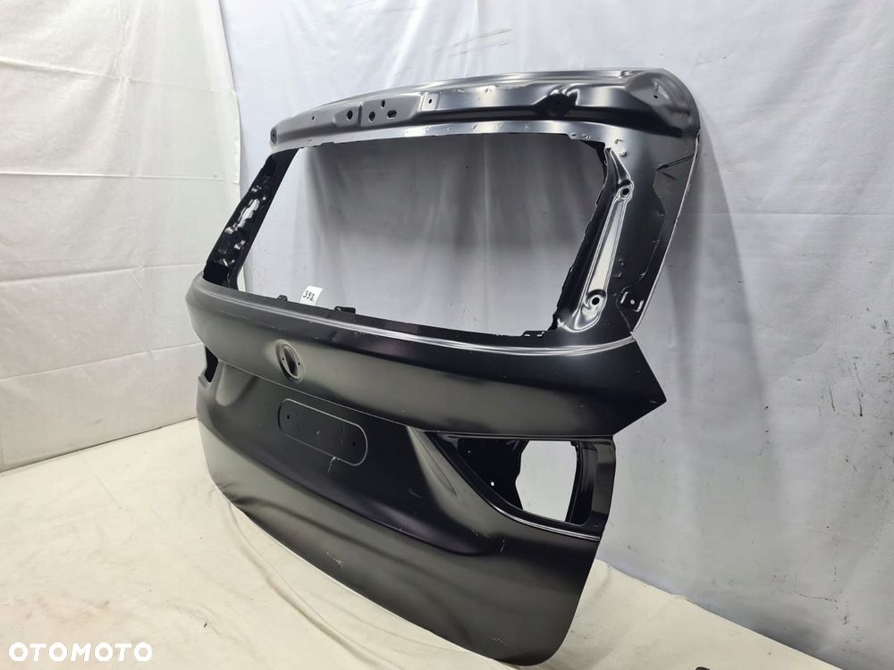 BMW 2 F46 klapa bagażnika tył - 3