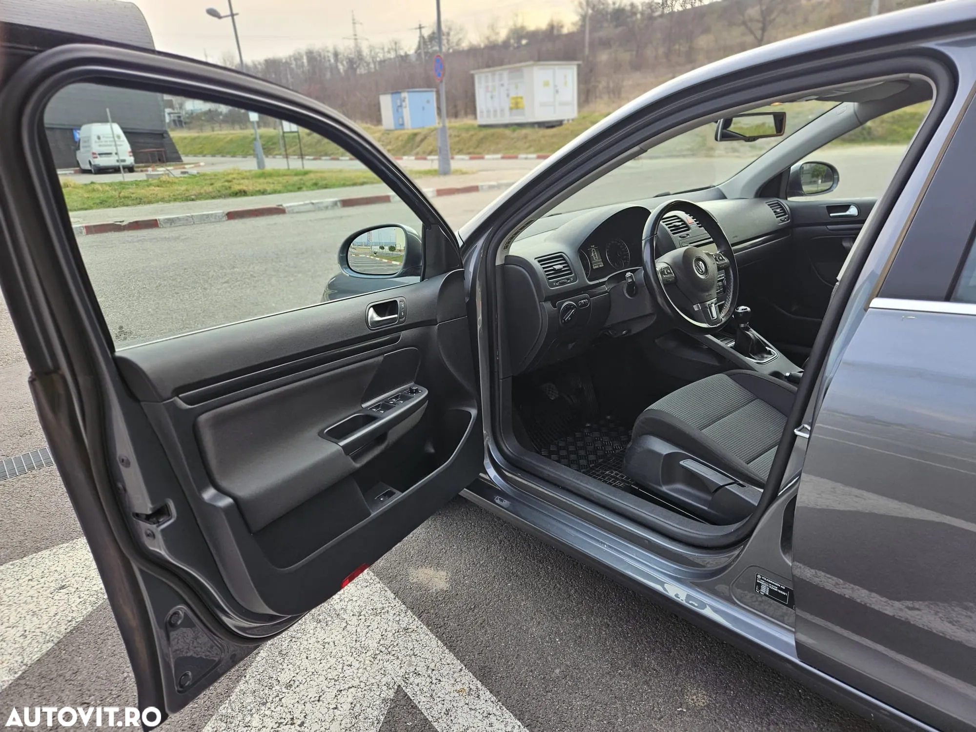 Volkswagen Jetta 1.6 TDI Blue Motion Technology Comfortline - 12