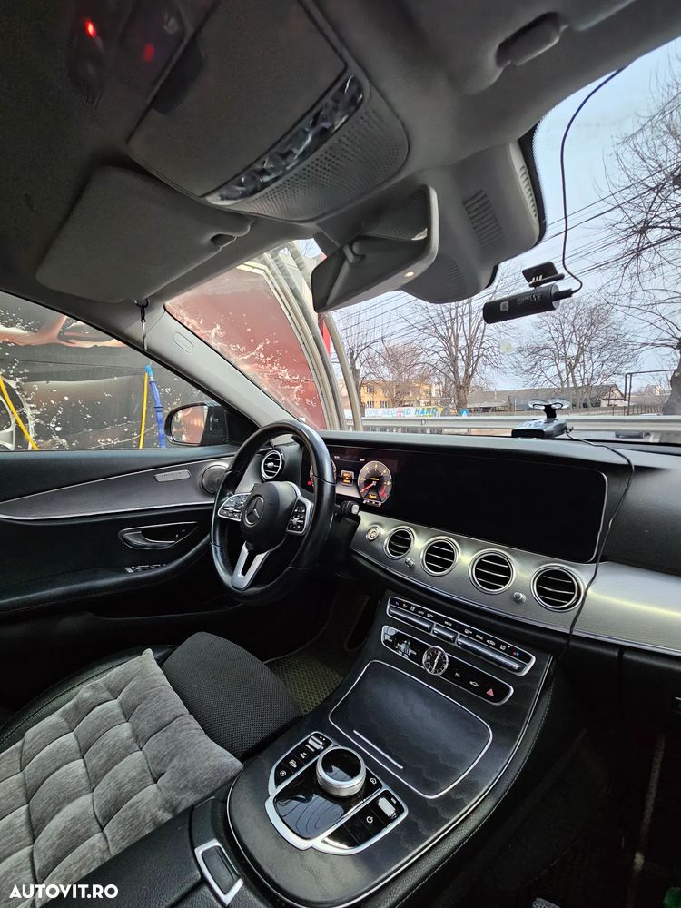 Mercedes-Benz E 220 d Aut. - 11
