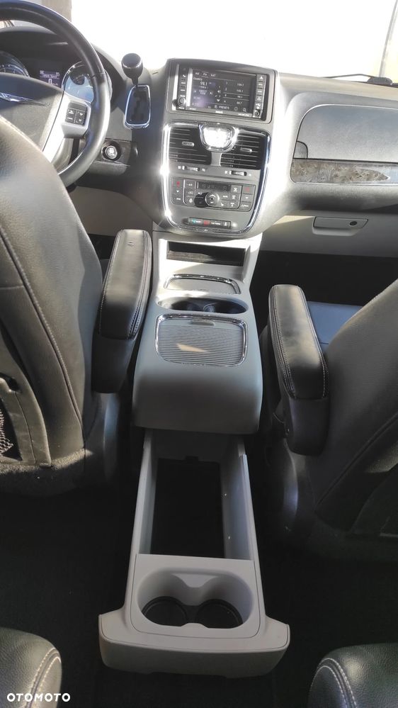 Chrysler Town & Country 3.6 Touring - 16