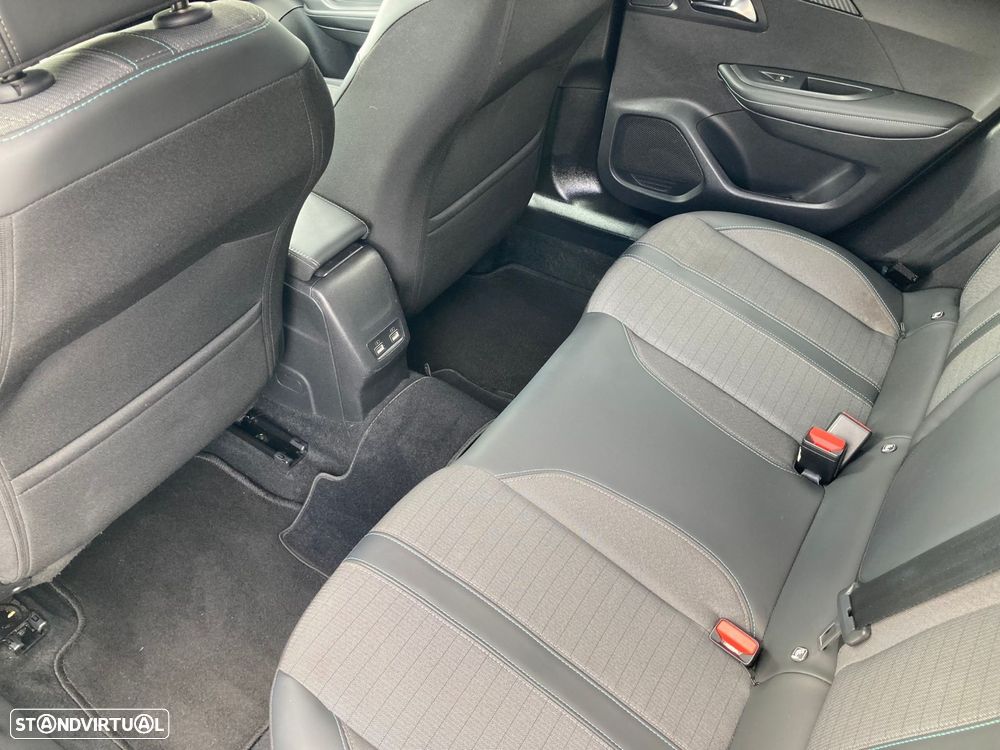 Peugeot 2008 1.2 PureTech Allure Pack - 25