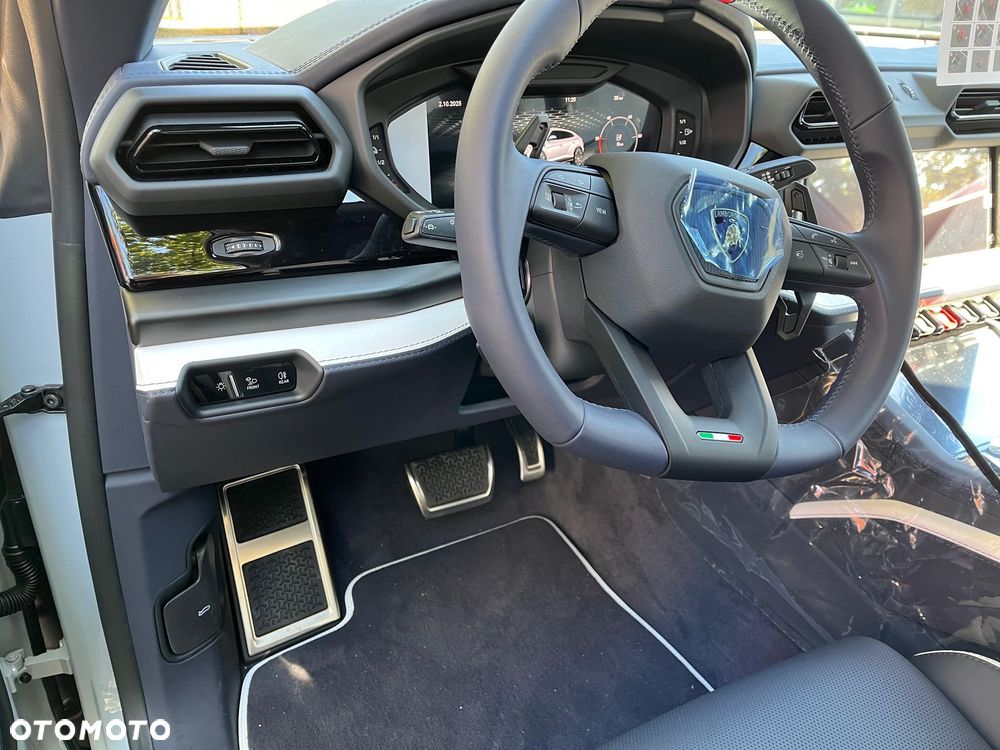Lamborghini Urus - 5