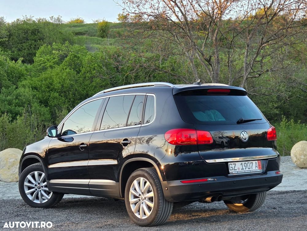 Volkswagen Tiguan 2.0 TDI DPF 4Motion BlueMotion Technology DSG Exclusive - 4