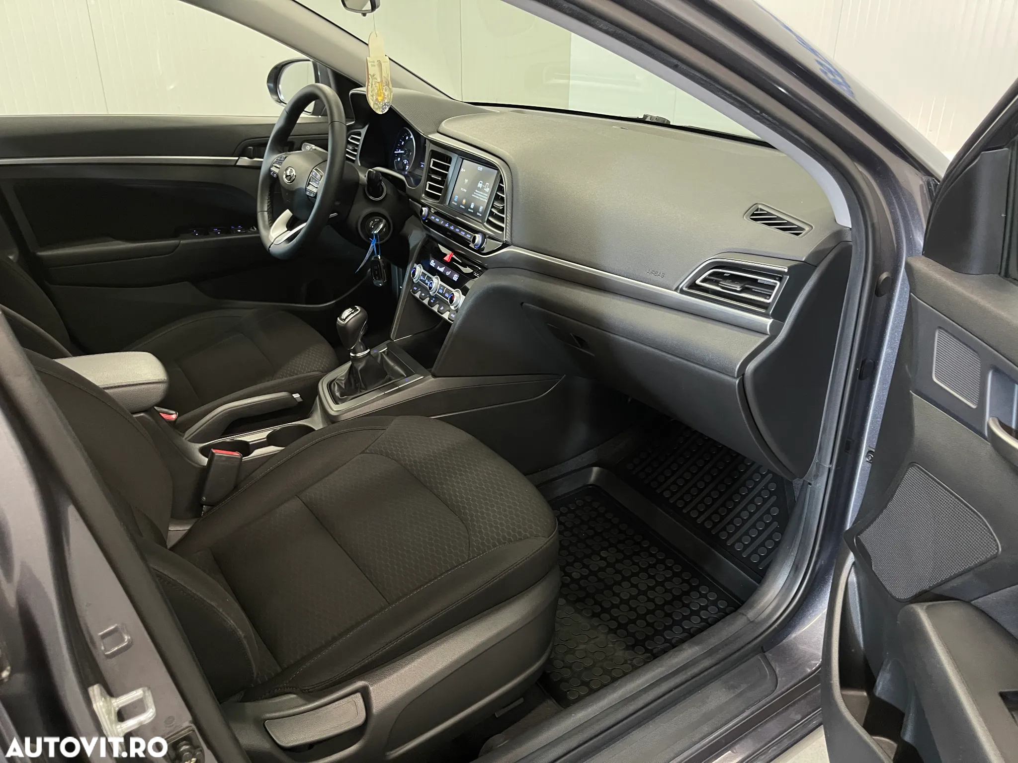 Hyundai Elantra 1.6 MPi Comfort - 9
