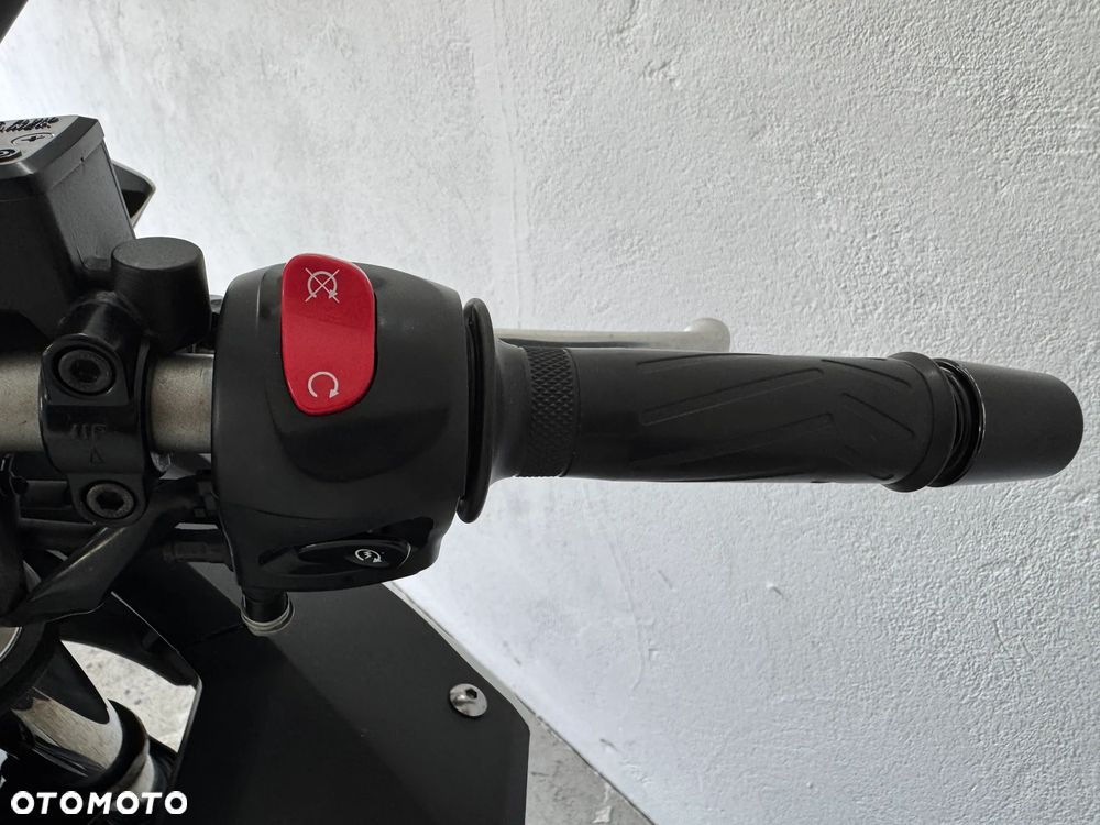 Yamaha XJ - 37