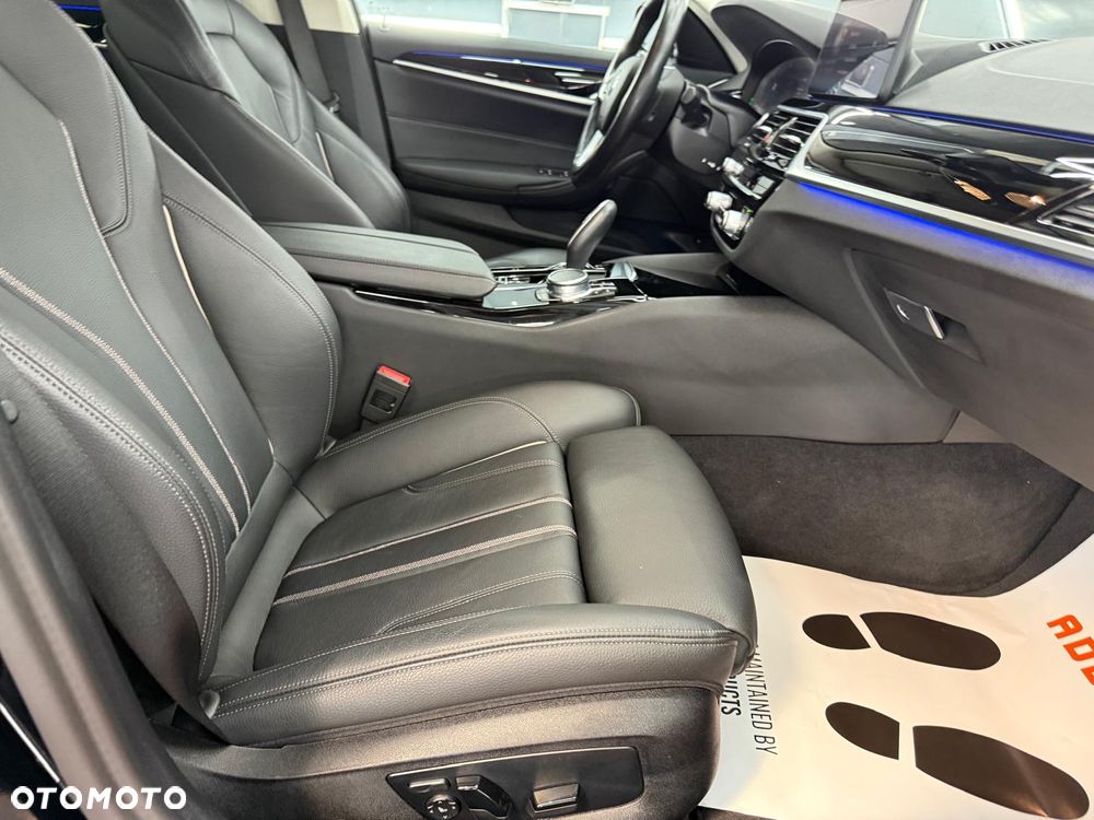 BMW Seria 5 520d M Sport Edition - 34