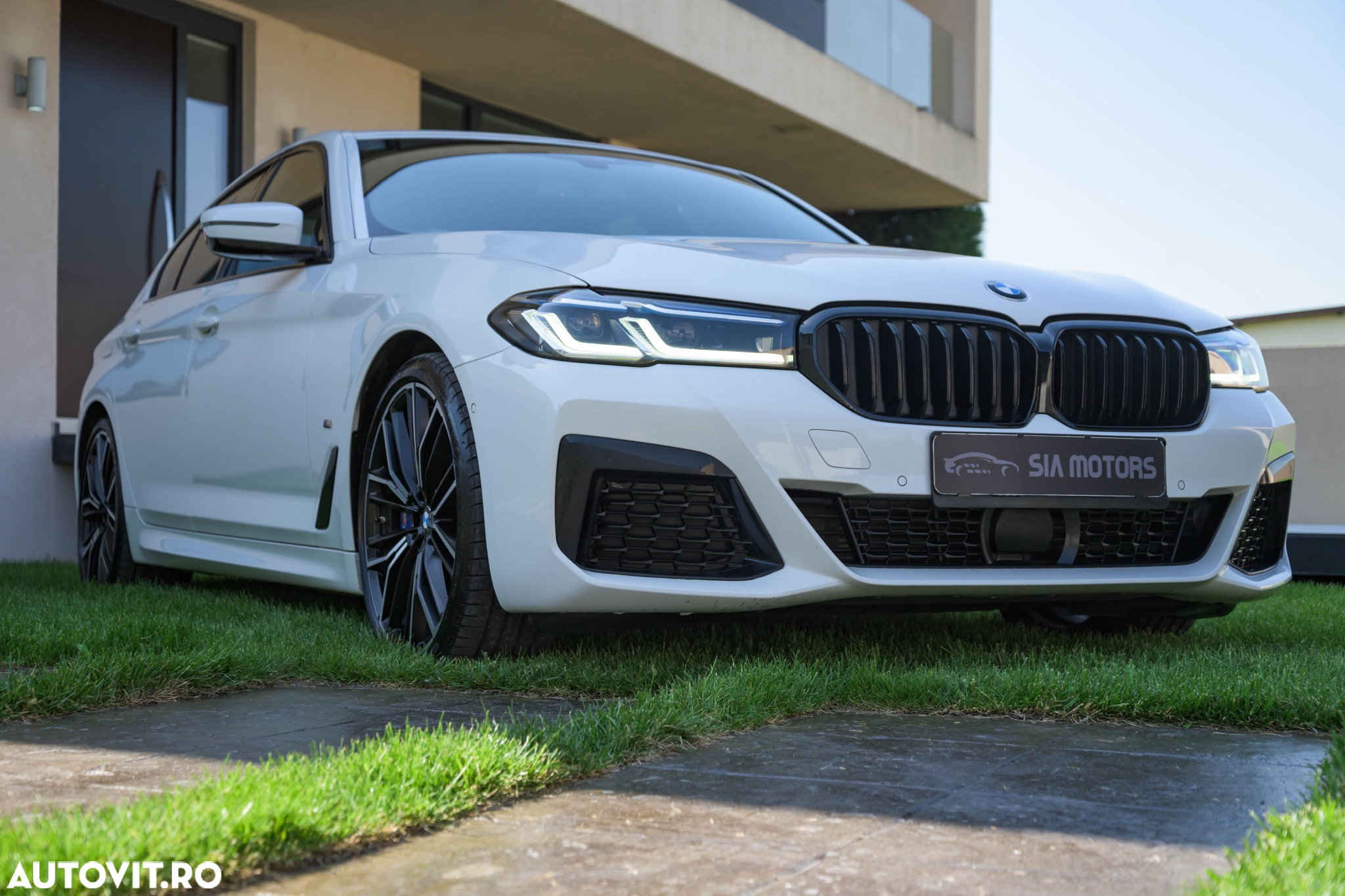 BMW Seria 5 530d xDrive AT MHEV - 25