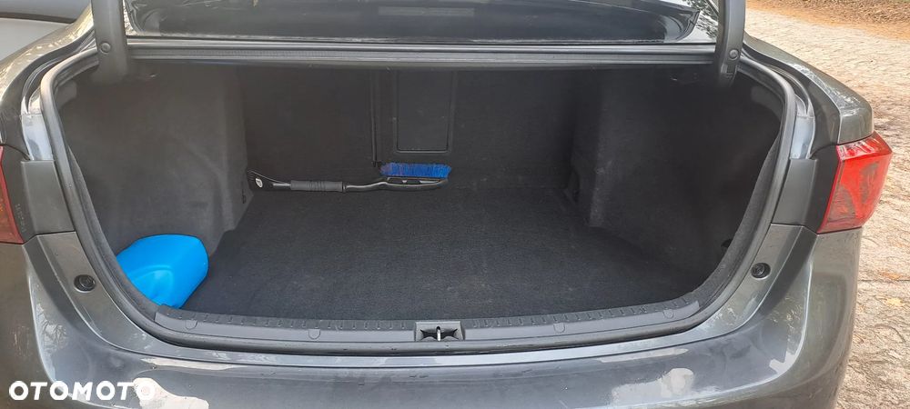 Toyota Avensis 2.0 D-4D Premium - 11