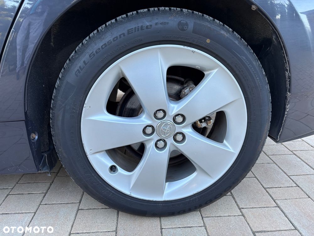 Toyota Prius (Hybrid) - 18