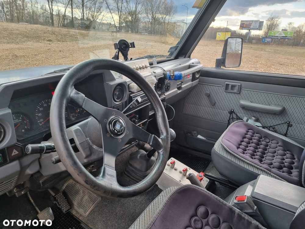 Toyota Land Cruiser KJ70 - 6