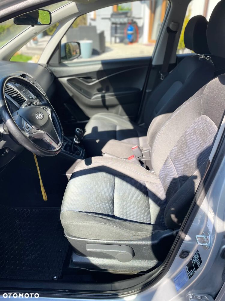 Hyundai ix20 1.4 Premium blue - 8