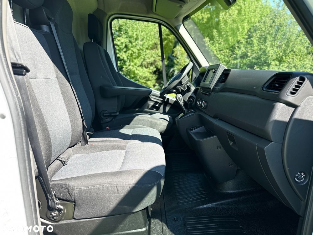 Nissan Interstar - 15