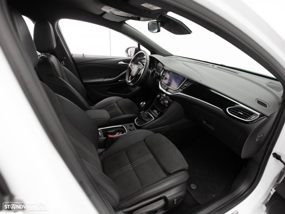 Opel Astra Sports Tourer - 9