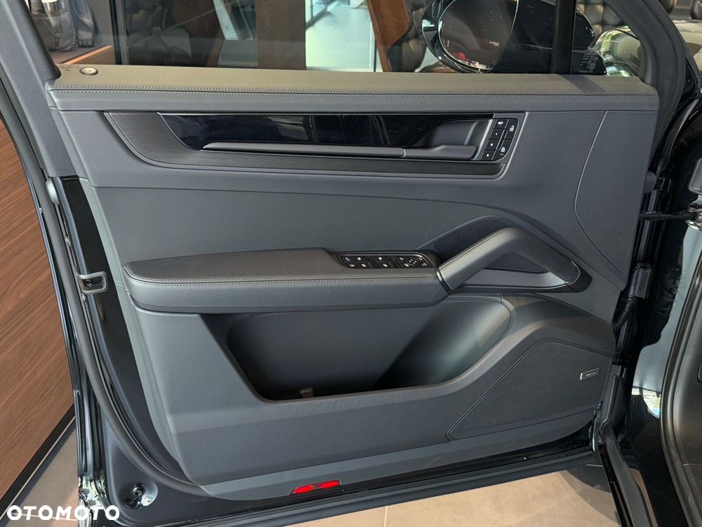 Porsche Cayenne - 17