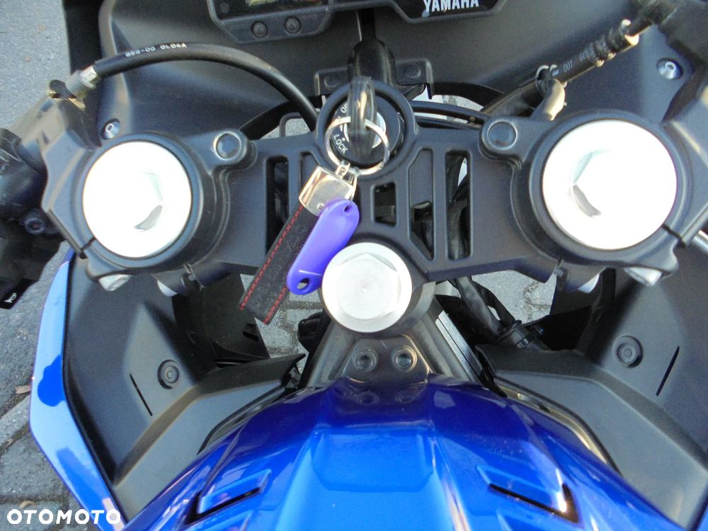 Yamaha YZF - 12