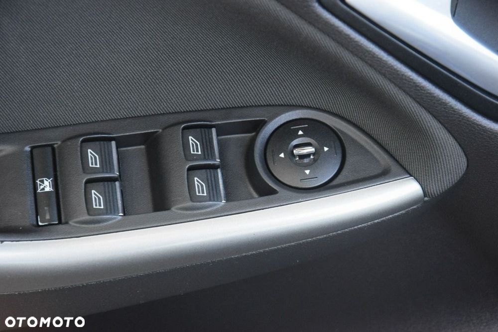 Ford Focus 1.6 TDCi DPF Start-Stopp-System SYNC Edition - 29