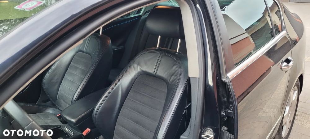 Volkswagen Passat 2.0 TDI DPF BlueMotion Technology Highline - 9