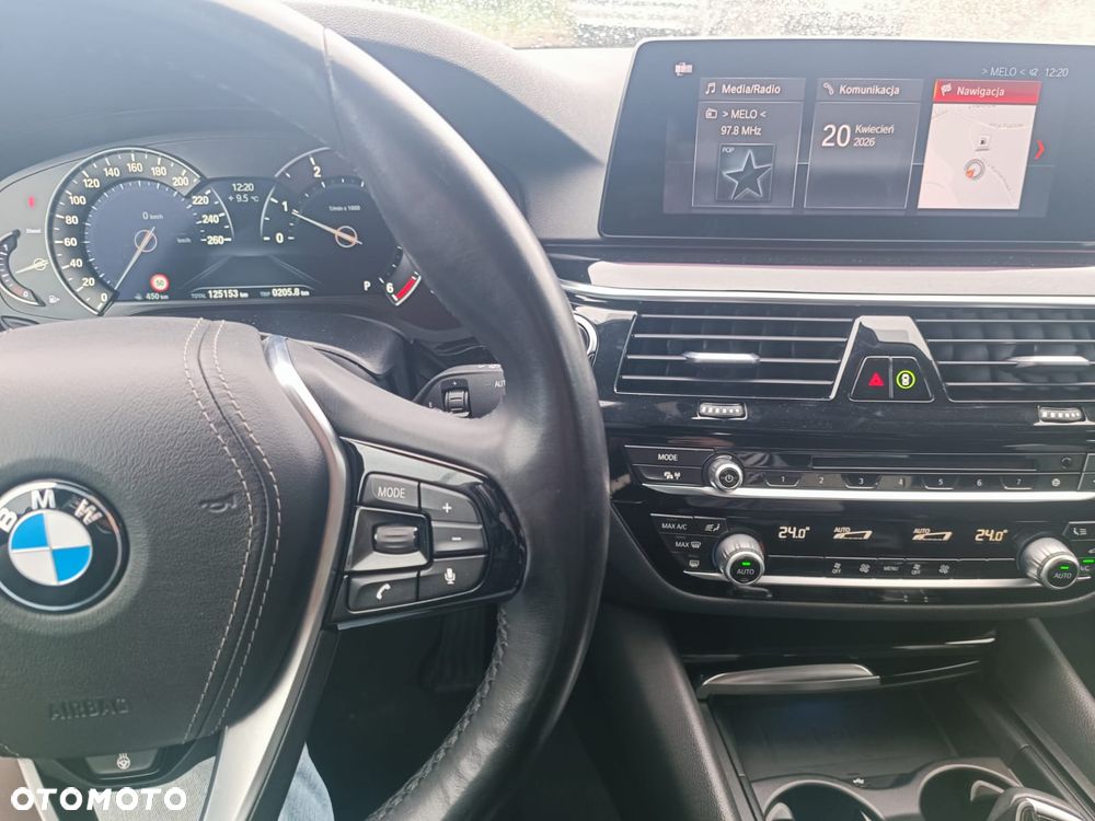BMW Seria 5 520d Sport Line sport - 8