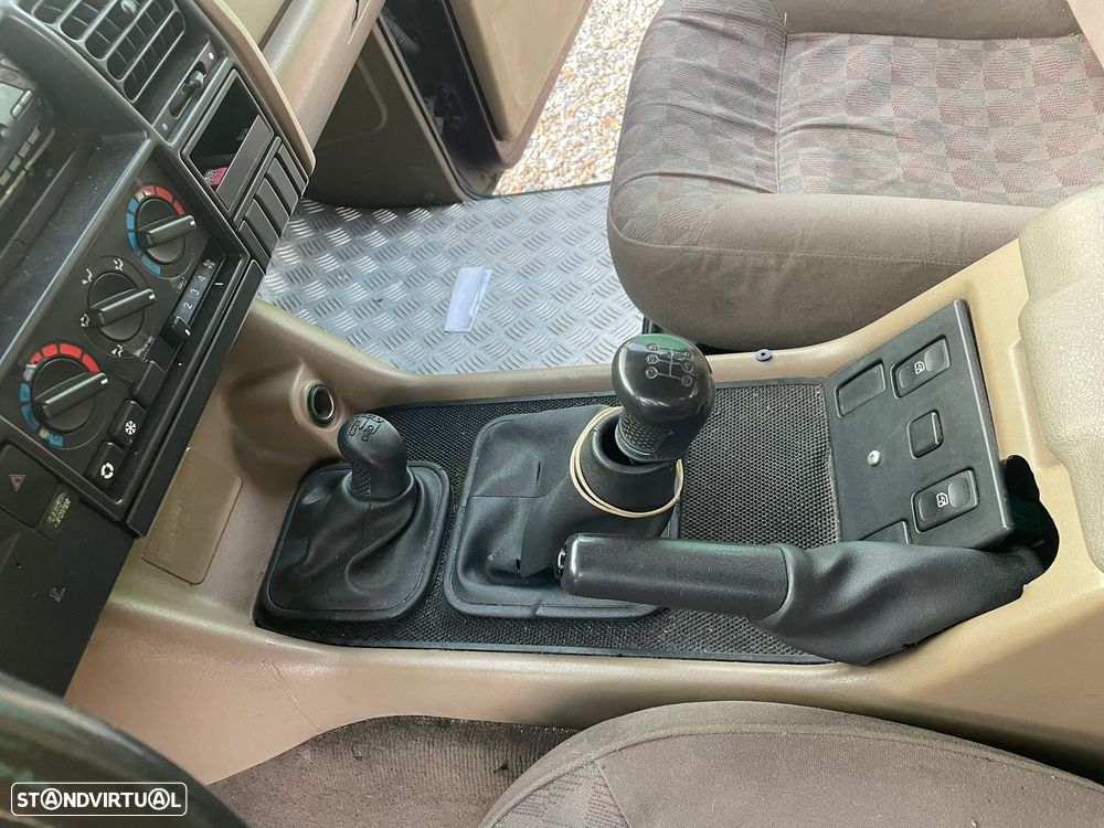 Land Rover Discovery 2.5 TDi - 10