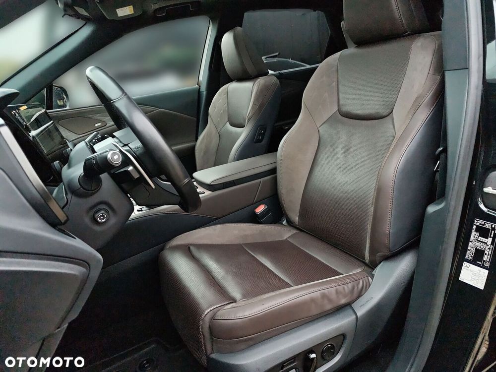 Lexus RX 450h+ Omotenashi - 16