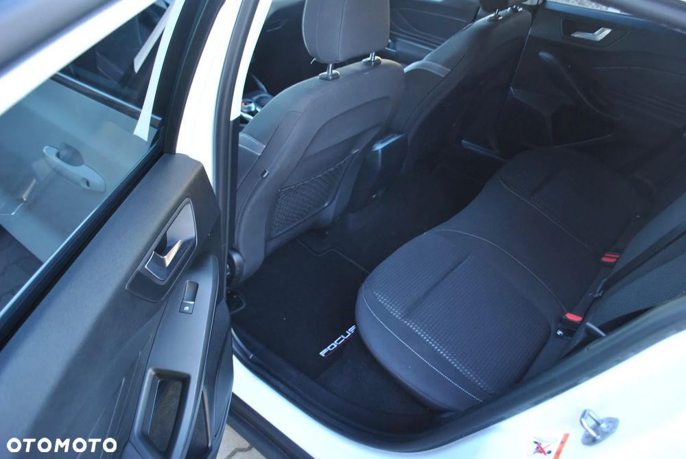 Ford Focus 1.5 EcoBlue Titanium - 24