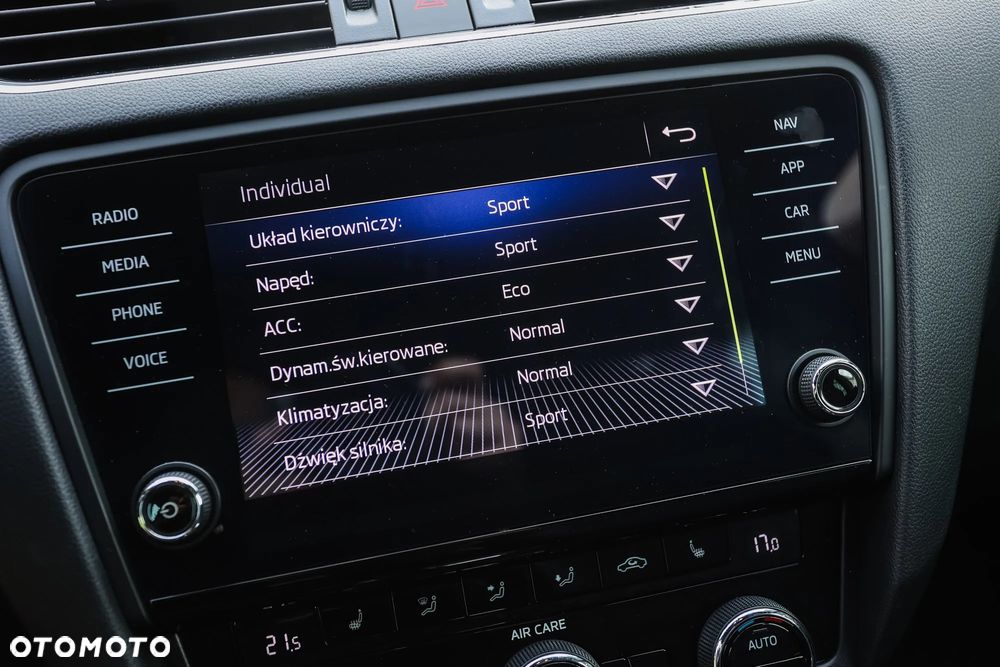 Skoda Octavia 2.0 TDI RS DSG - 33