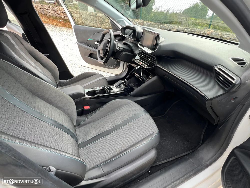 Peugeot 208 1.2 PureTech Allure EAT8 - 22