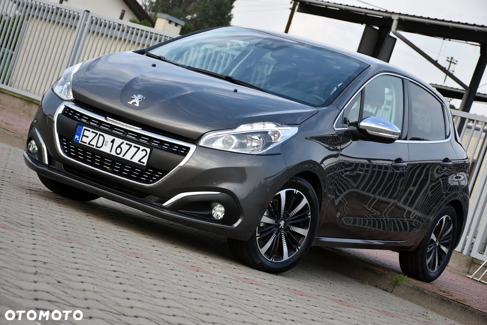 Peugeot 208 - 1
