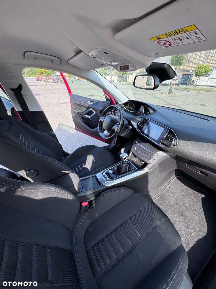 Peugeot 308 130 e-THP Stop & Start Allure - 17