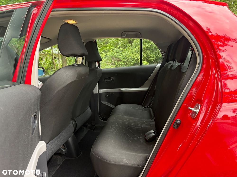 Toyota Yaris 1.0 VVT-i - 25