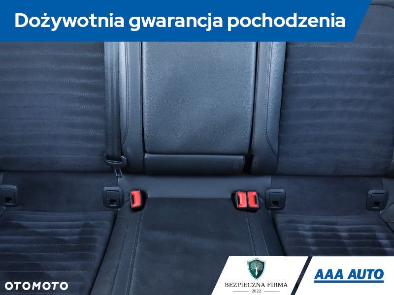 Volkswagen Passat - 11