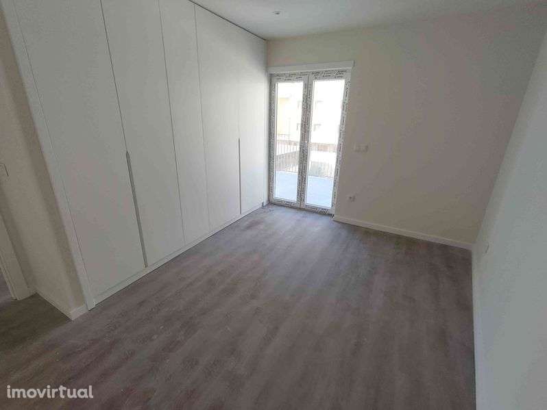 Imóvel T1 com varanda/terraço - Grande imagem: 2/12