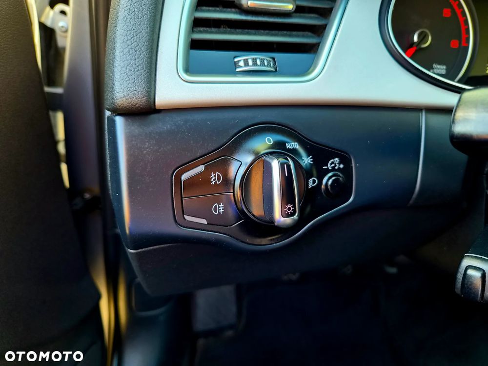 Audi A4 Avant 2.0 TDI ultra DPF Attraction - 29